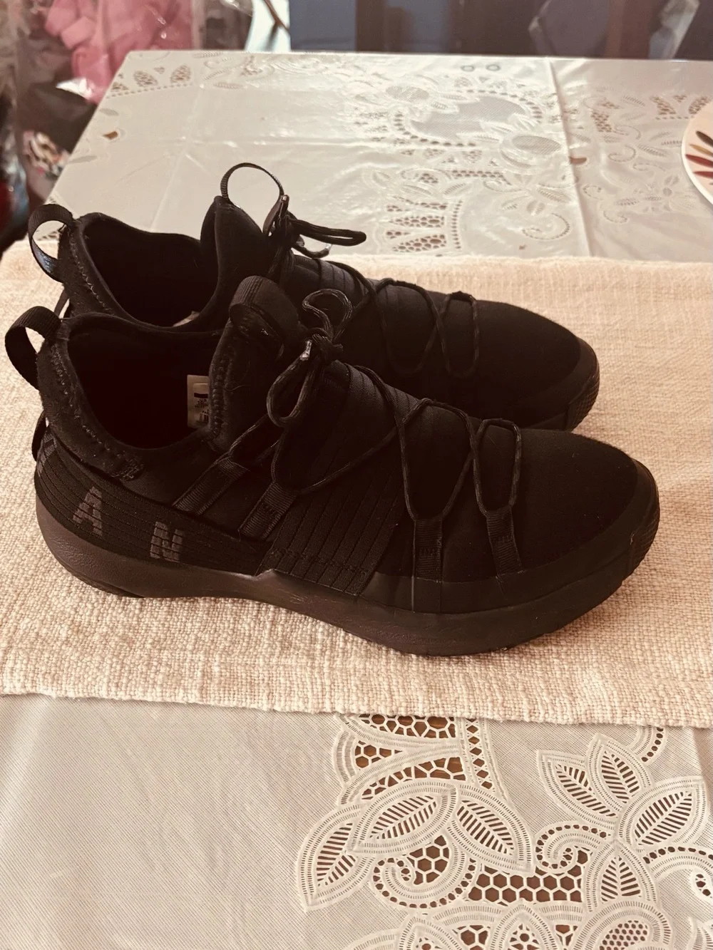 Jordan Men's Black Low-Top Athletic Sneakers